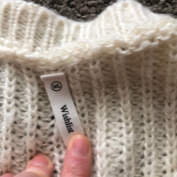 Vici Collection v-neck sweater - Picture 3 of 5